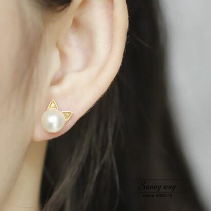 Faux Pearl Cat Head Studded Earrings